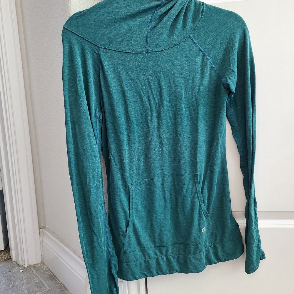 Gap Active top
